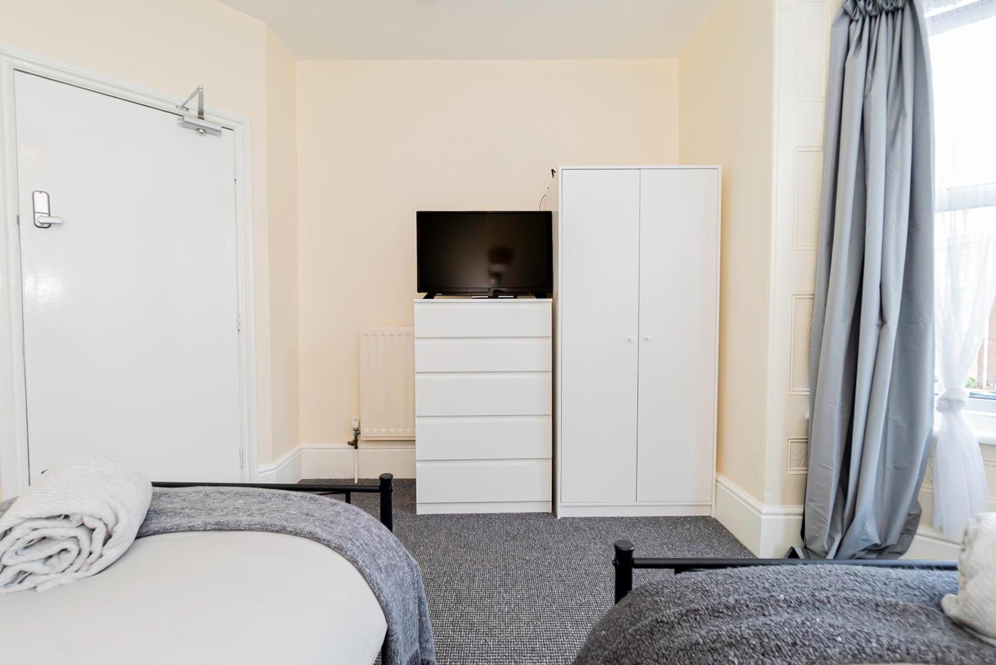 Shirley House 5, Guest House, Self Catering, Self Check In With Smart Locks, Use Of Fully Equipped Kitchen, Close To City Centre, Ideal For Longer Stays And Fawley Contractors Southampton Exterior foto